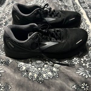 Men’s Brooks ghost running shoes
